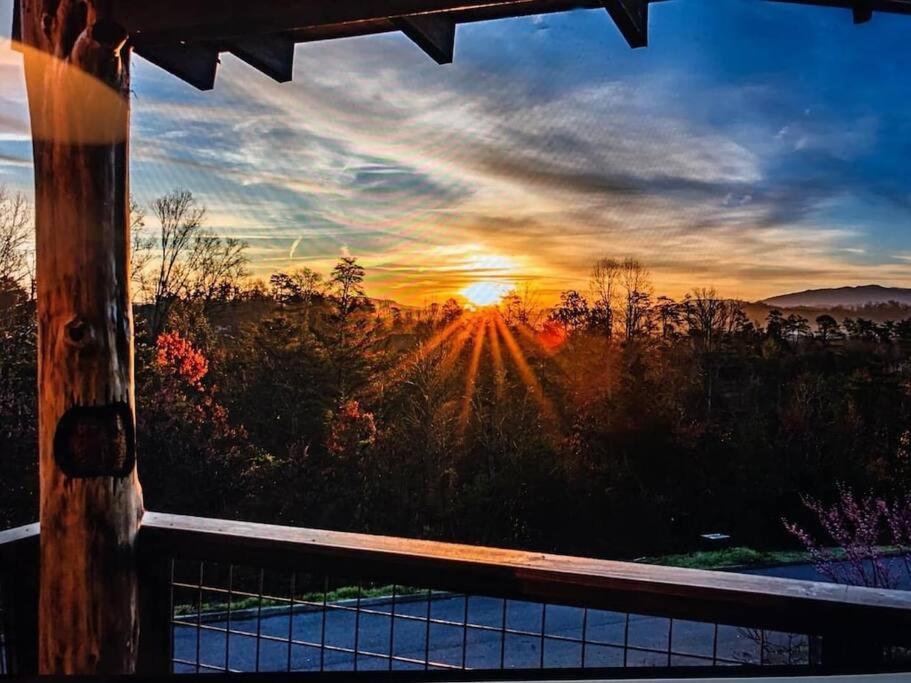 The Log Castle~Stunning Mountain Views~Hot Tub Villa Sevierville Exteriör bild