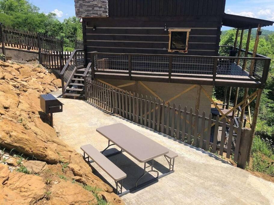The Log Castle~Stunning Mountain Views~Hot Tub Villa Sevierville Exteriör bild